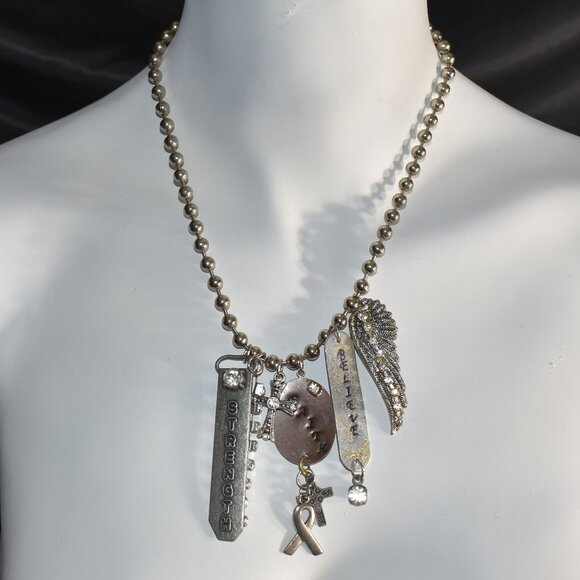 Handmade metal dangle charm necklace - Strength, believe, faith - Picture 2 of 11